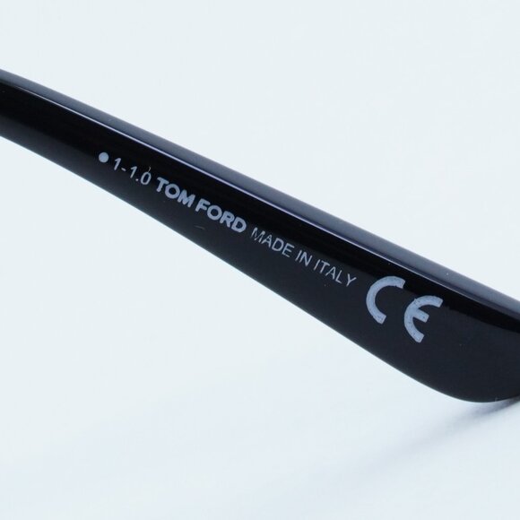 Tom Ford Kira FT0821 01D Sunglasses Black/Gold Cat Eye Frame, Polarized Lenses main image 4